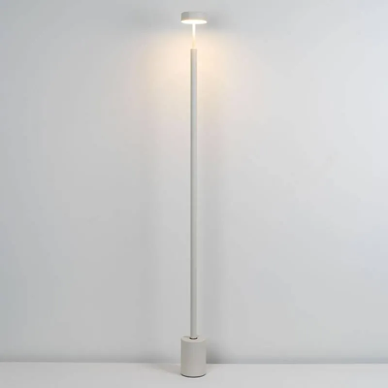 Lámpara de pie Peak F LED dimmable - Milan Pequeño Ordena Ya